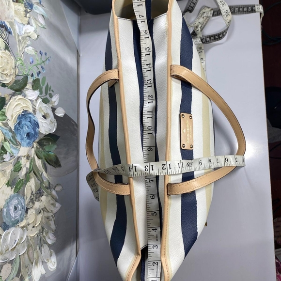 Kate Spade navy/cream tote bag. Please see all photos as they are part of the it - Picture 10 of 17